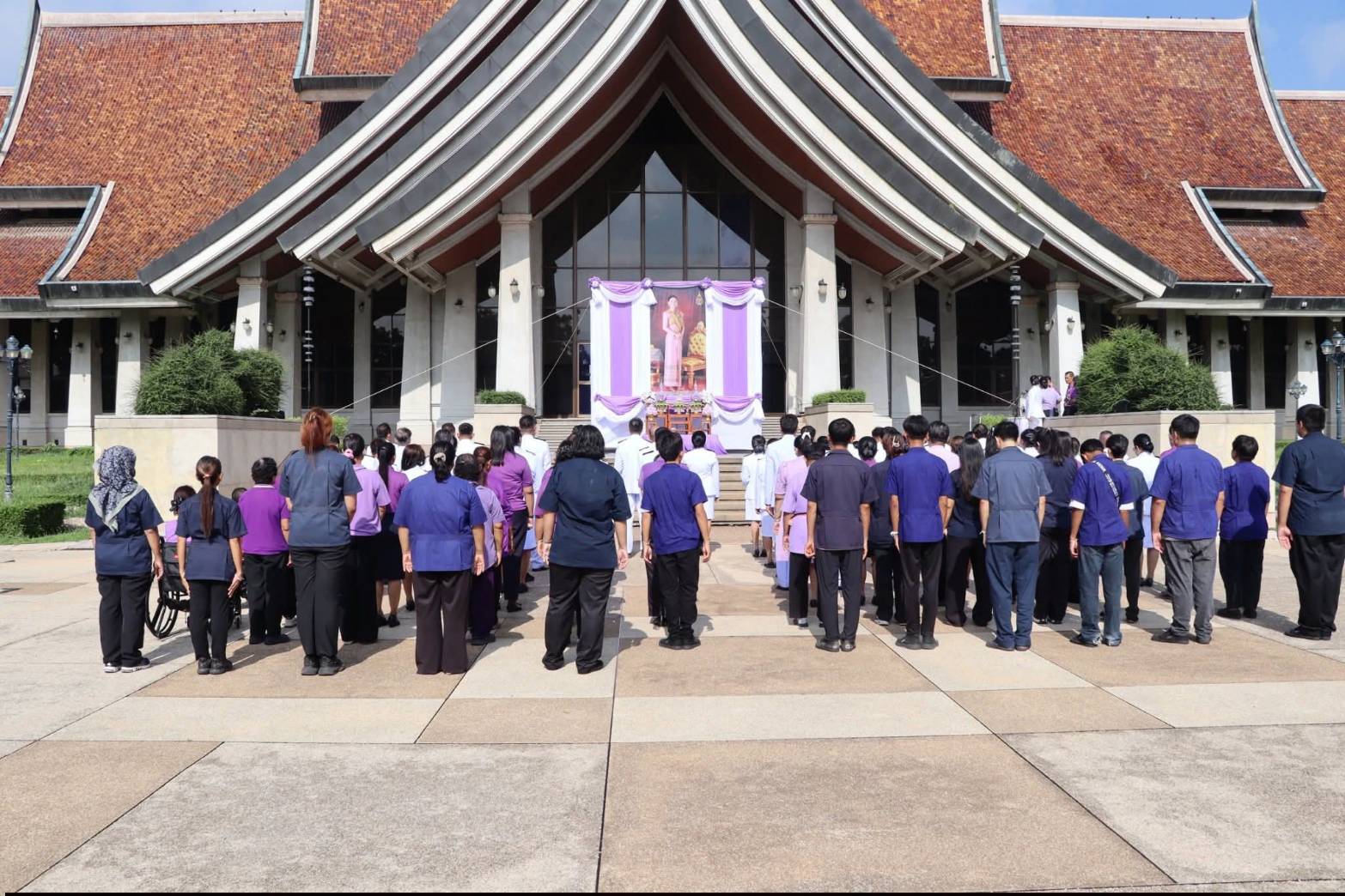 title - ศูนย์ส่งเสริมและพัฒนาอาชีพเสริมนอกภาคการเกษตร (ศพส.) จัดพิธีถวายเครื่องราชสักการะ วางพานพุ่ม และพิธีลงนามถวายพระพรชัยมงคลเฉลิมพระเกียรติ เนื่องในโอกาสมหามงคลเฉลิมพระชนมพรรษา สมเด็จพระนางเจ้าสุทิดา พัชรสุธาพิมลลักษณ พระบรมราชินี วันที่ 3 มิถุนายน 2569